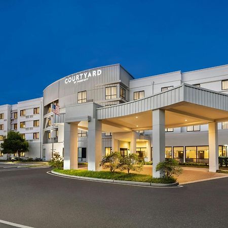 คอร์ตยาร์ด เบอร์ลิงตัน เมานท์ ฮอลลี/เวสท์แทมป์ตัน Hotel Westampton ภายนอก รูปภาพ