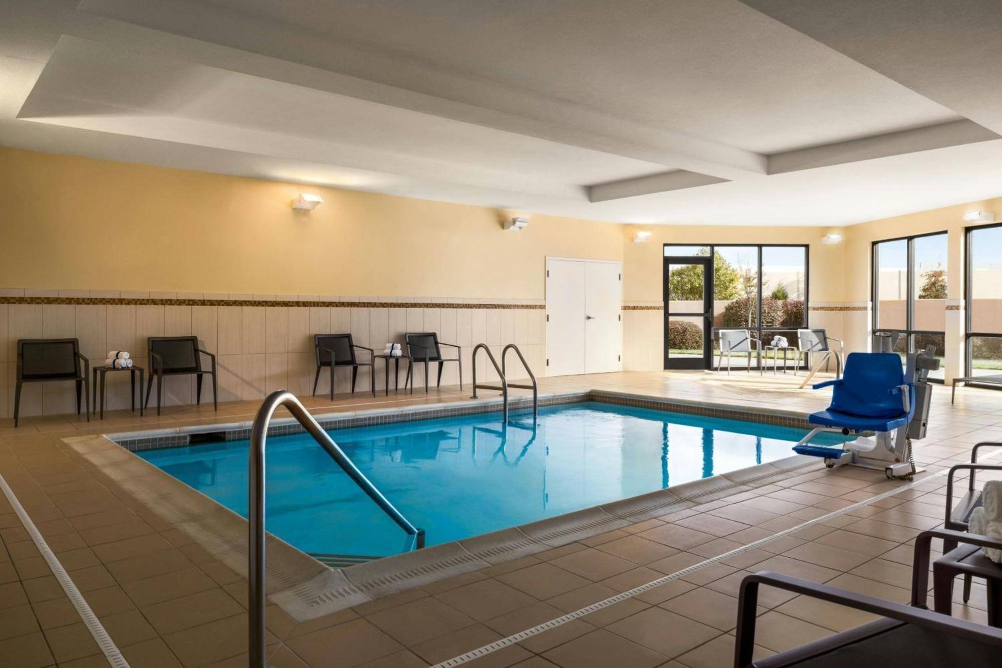 คอร์ตยาร์ด เบอร์ลิงตัน เมานท์ ฮอลลี/เวสท์แทมป์ตัน Hotel Westampton ภายนอก รูปภาพ