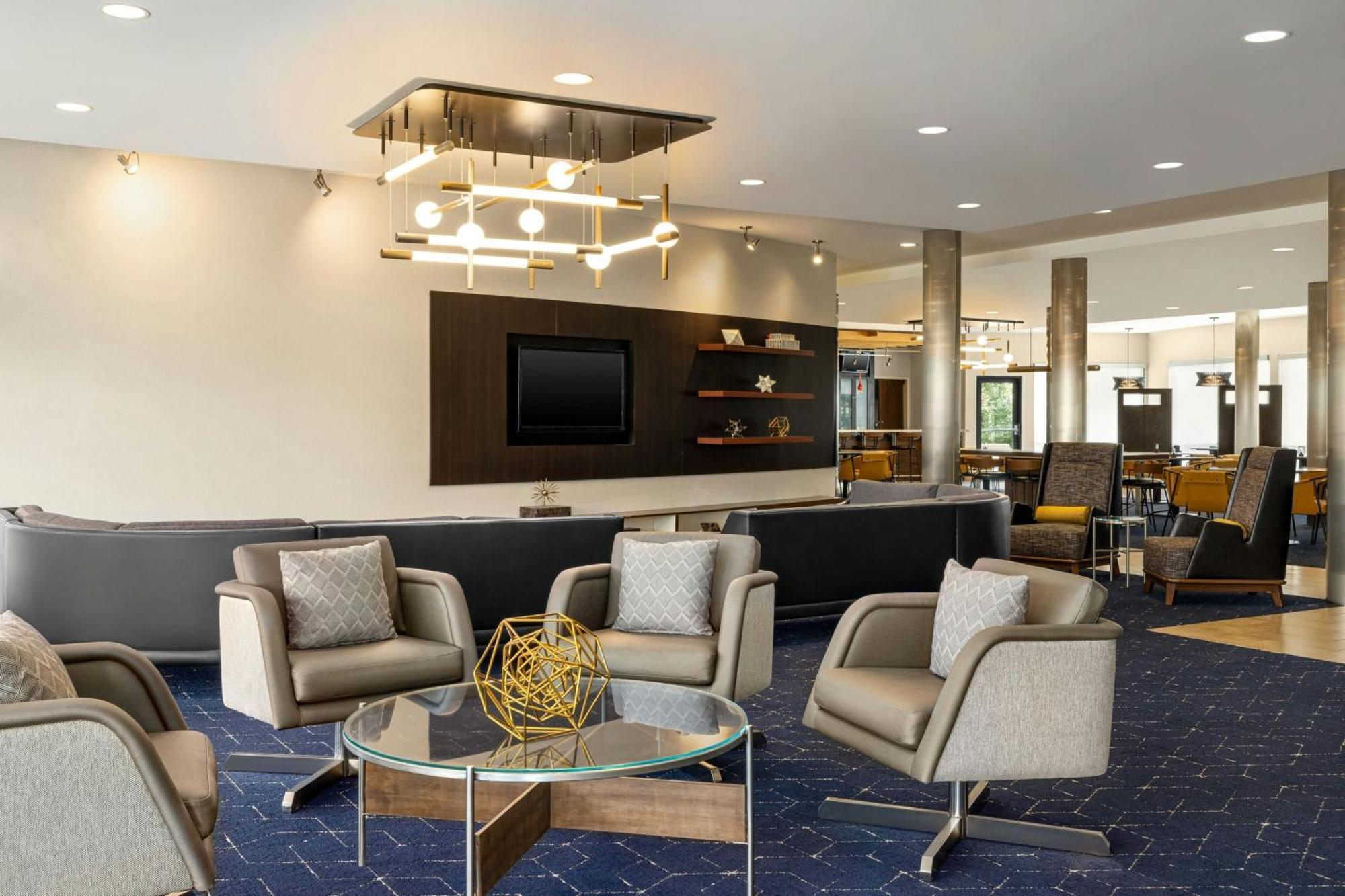 คอร์ตยาร์ด เบอร์ลิงตัน เมานท์ ฮอลลี/เวสท์แทมป์ตัน Hotel Westampton ภายนอก รูปภาพ
