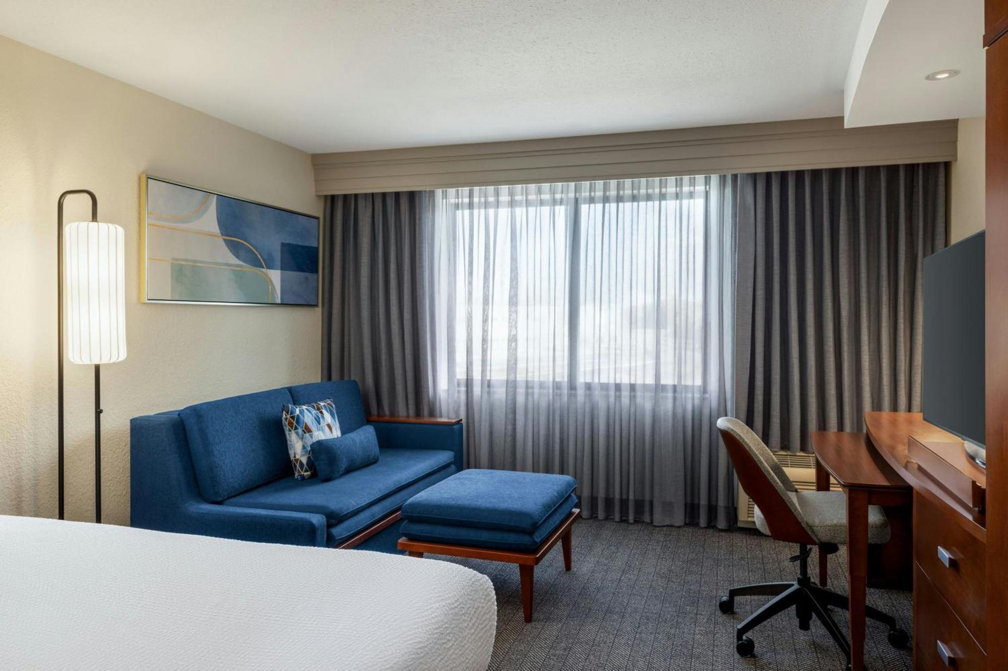 คอร์ตยาร์ด เบอร์ลิงตัน เมานท์ ฮอลลี/เวสท์แทมป์ตัน Hotel Westampton ภายนอก รูปภาพ